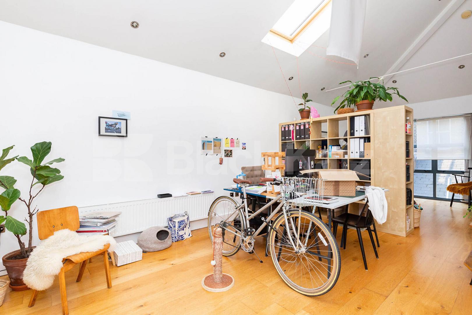 			Private roof terrace, Studio Apartment, 1 bath, 1 reception Apartment			 Bethnal Green Road, BETHNAL GREEN-HACKNEY-LONDON FIELDS